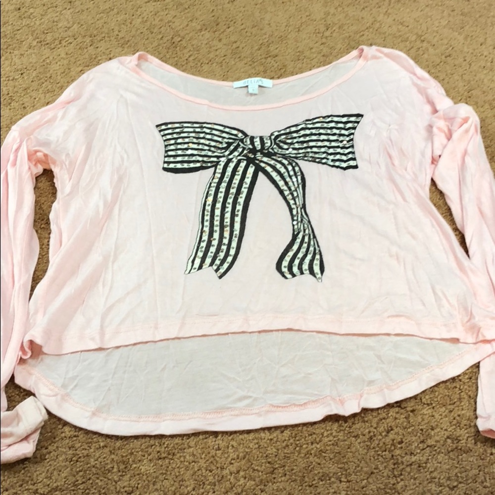 🔥 🔥 Pink Top w/ Sparkly Bow 🔥 🔥